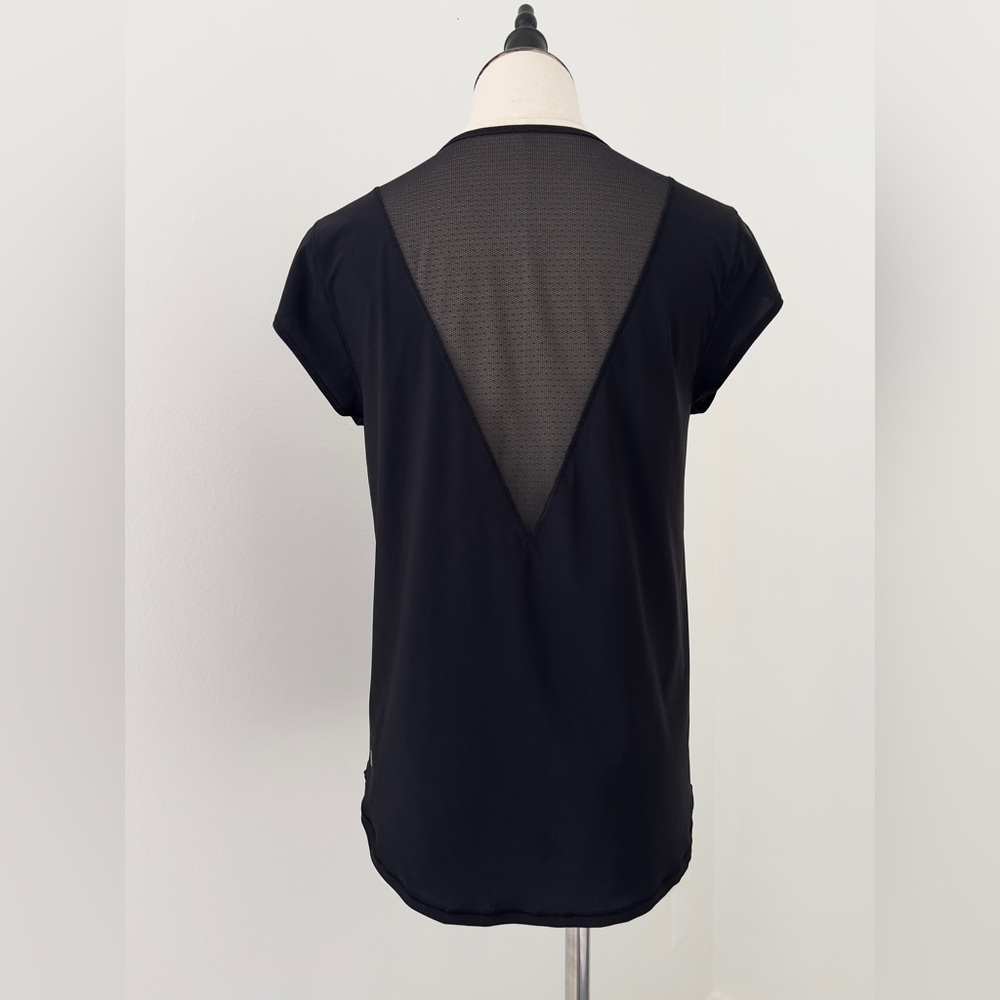 Lululemon Black Mesh Back Women's Top, size 6, (medium)
